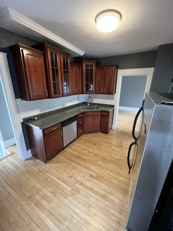 519 Center Ln - Photo 6 of 21