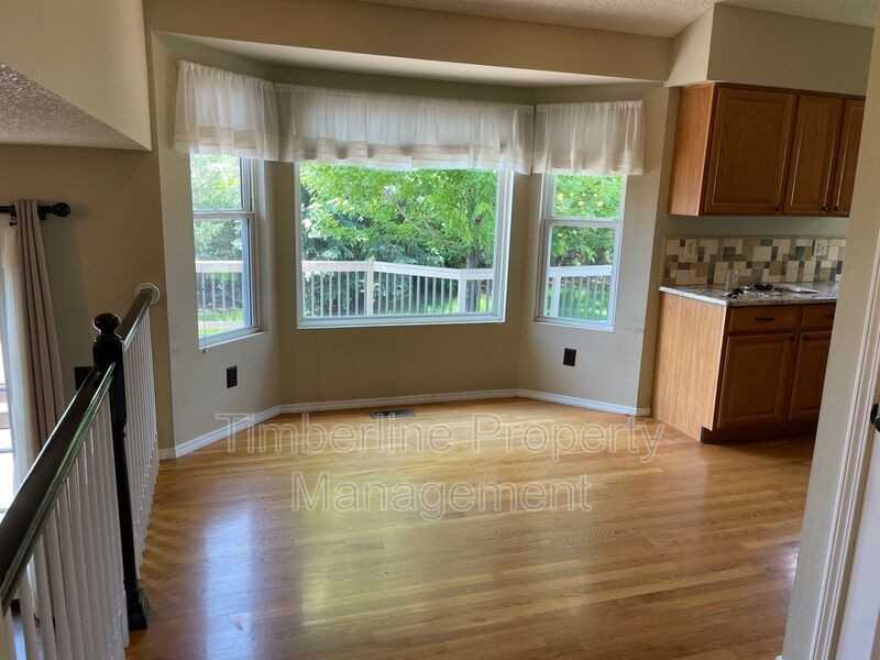 8322 Radcliff Dr - Photo 3 of 27