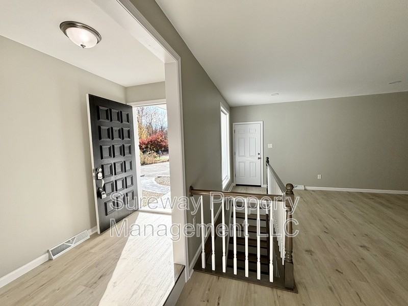 605 Heather Ln - Photo 2 of 30