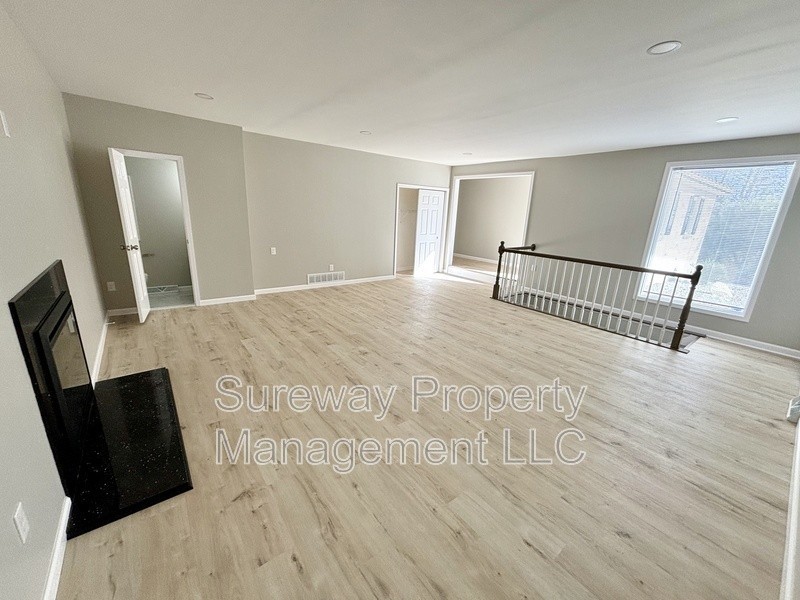 605 Heather Ln - Photo 4 of 30