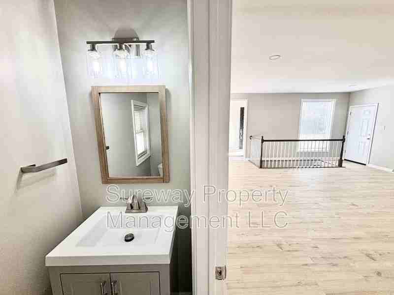 605 Heather Ln - Photo 6 of 30