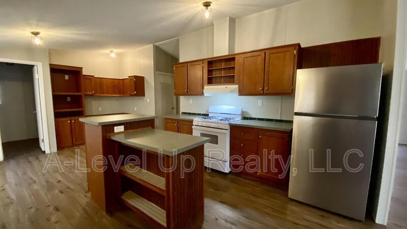 315 W Lee St - Photo 5 of 27