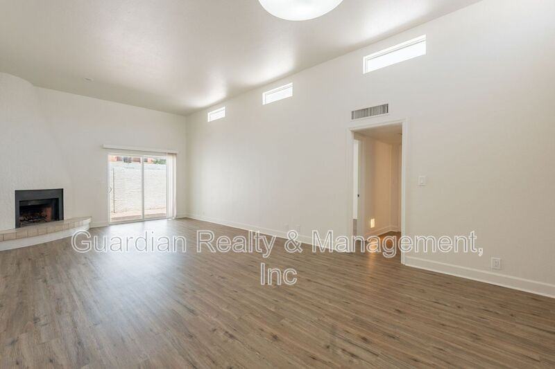 3401 N 37th St #13 - Photo 6 of 30