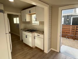 featured image of 422 Claremont St