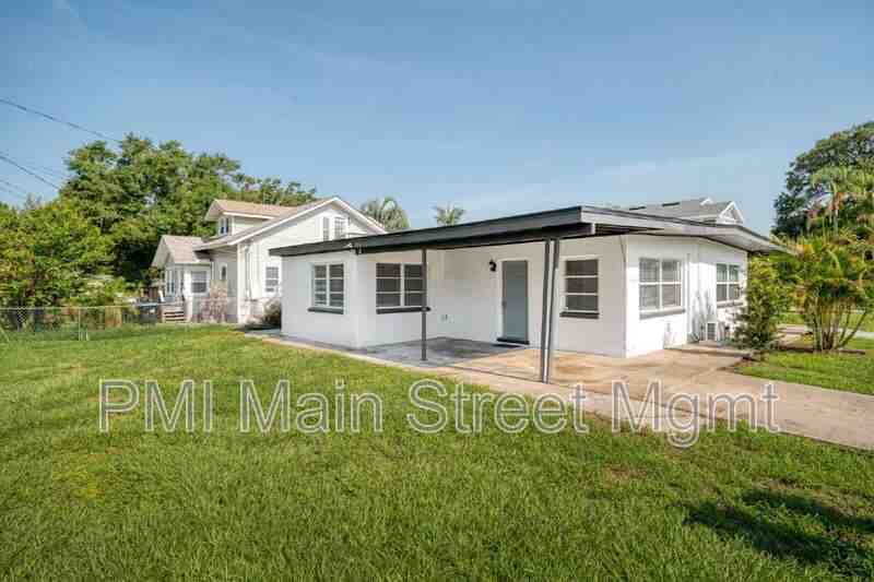 2042 Chamberlin St - Photo 2 of 17