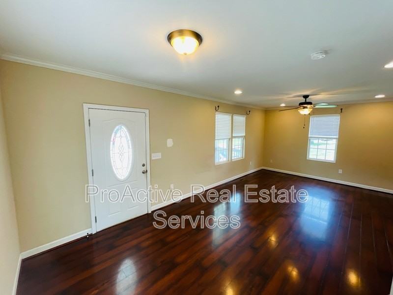 1818 Canton Ave - Photo 2 of 33