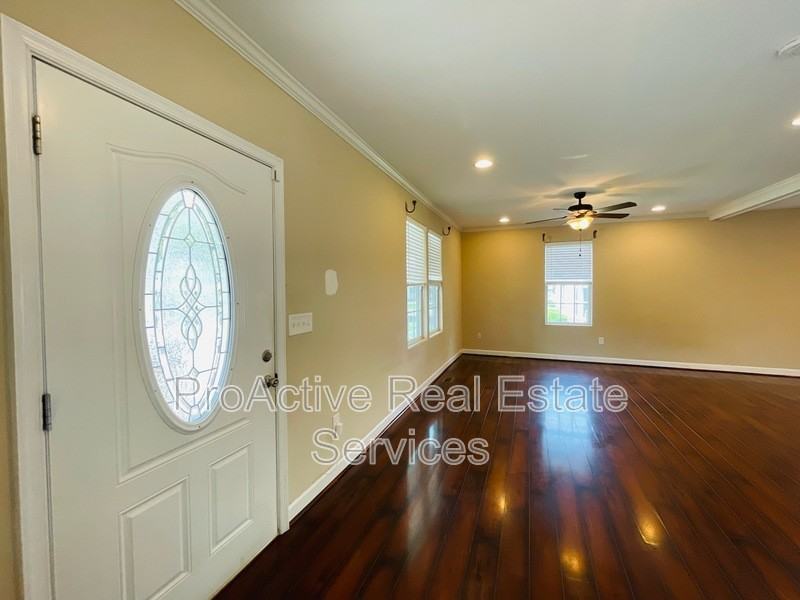 1818 Canton Ave - Photo 3 of 33