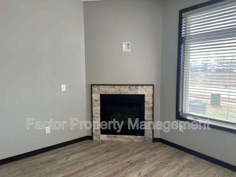 605 Prairie Rose Trl - Photo 2 of 17