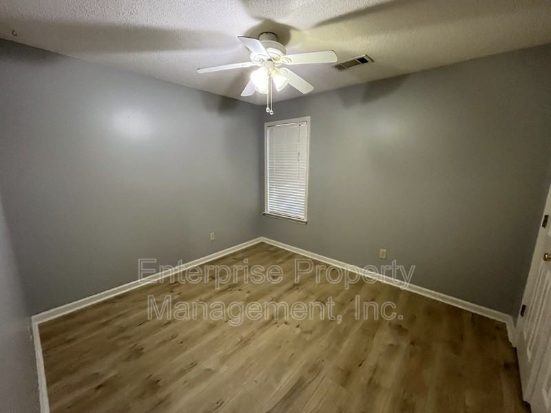 6986 Parkbrook Ln - Photo 4 of 24