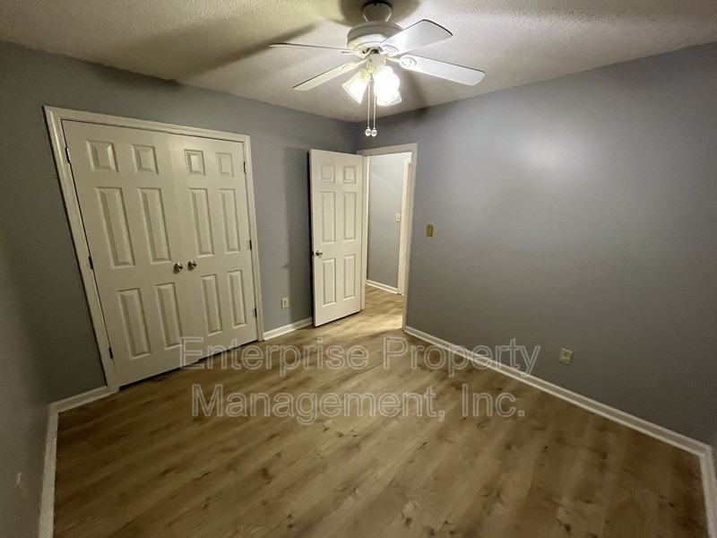 6986 Parkbrook Ln - Photo 5 of 24