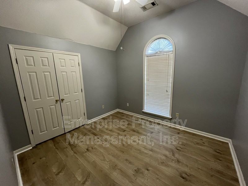 6986 Parkbrook Ln - Photo 7 of 24