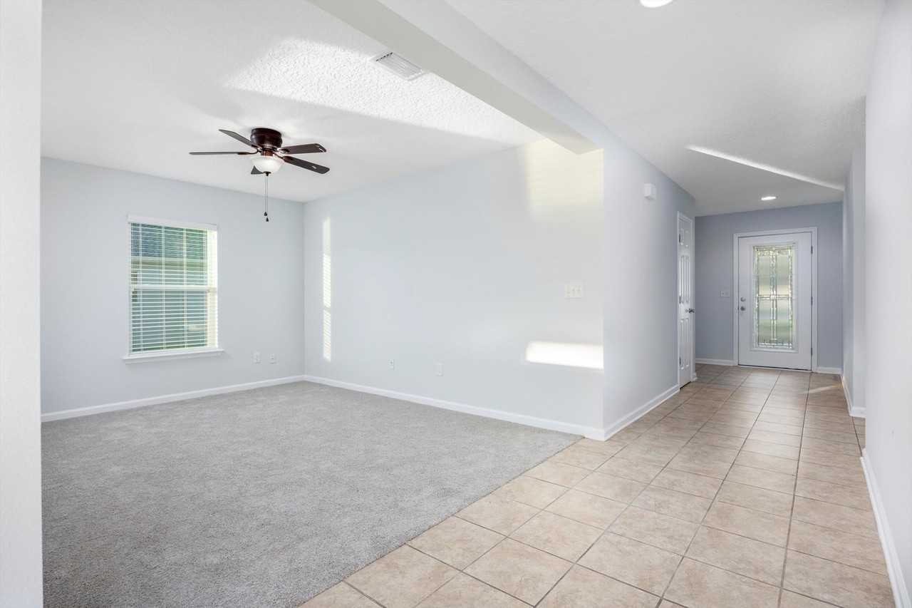 76690 Timbercreek Blvd - Photo 5 of 44