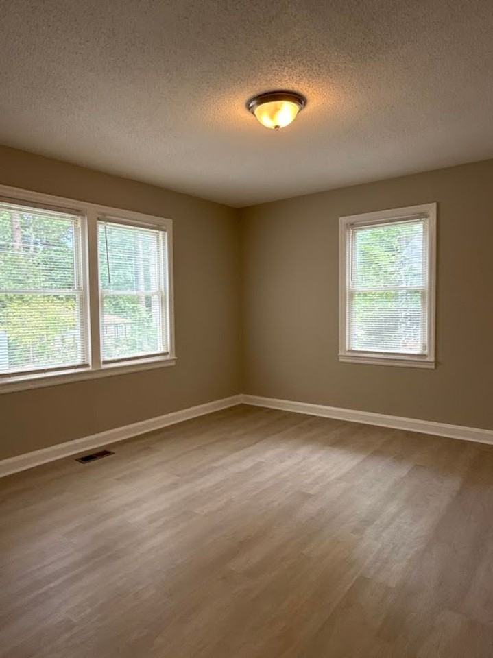 1376 Lockwood Dr Sw - Photo 7 of 14
