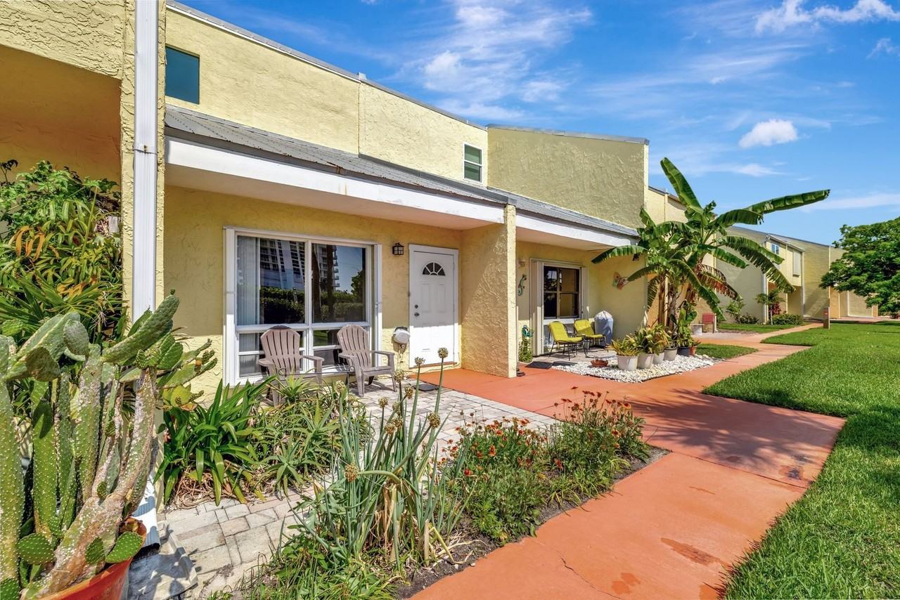 2707 2707 N Highway A1a G - Photo 2 of 39