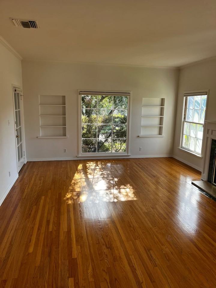 10374 La Grange Ave - Photo 3 of 13