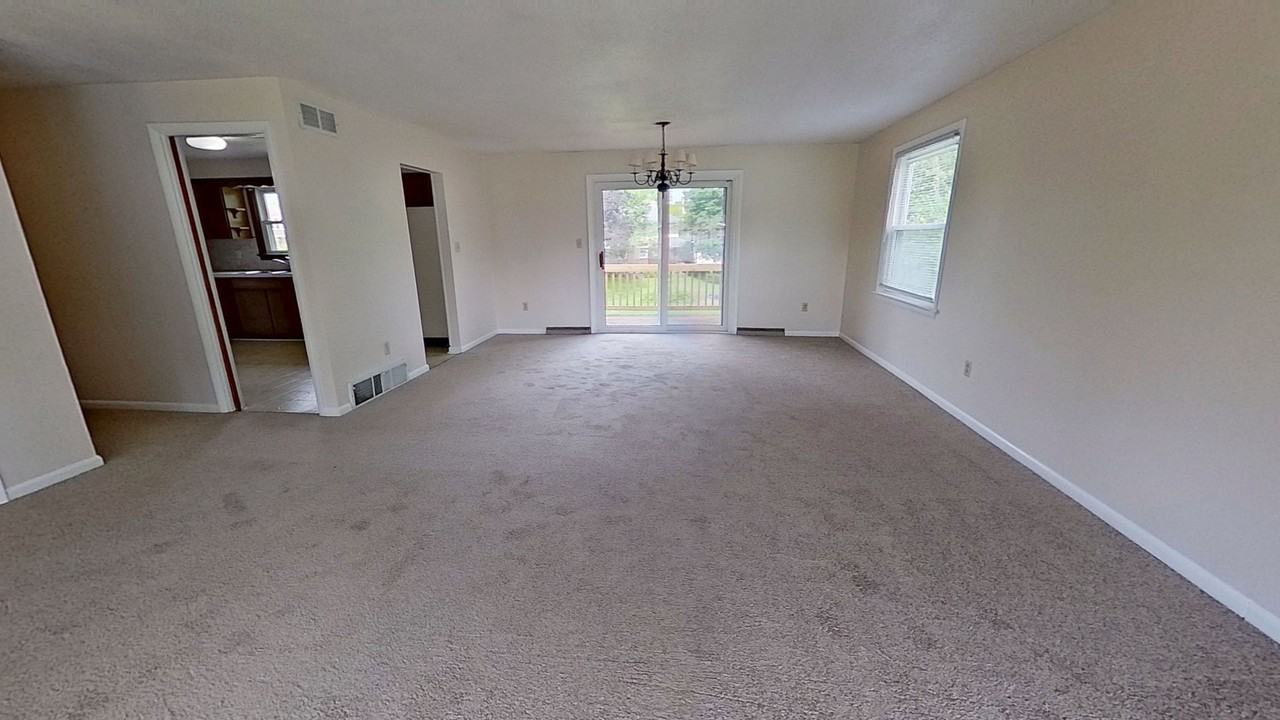 2612 Skylark Dr - Photo 2 of 18