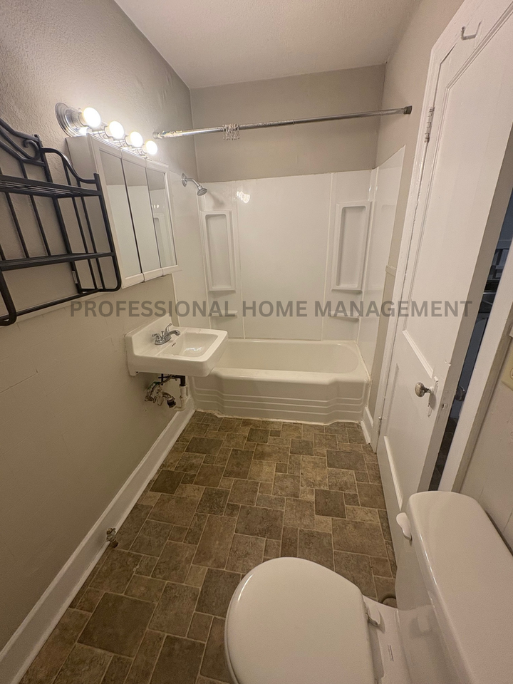 203 Old Mill Rd - Photo 5 of 9