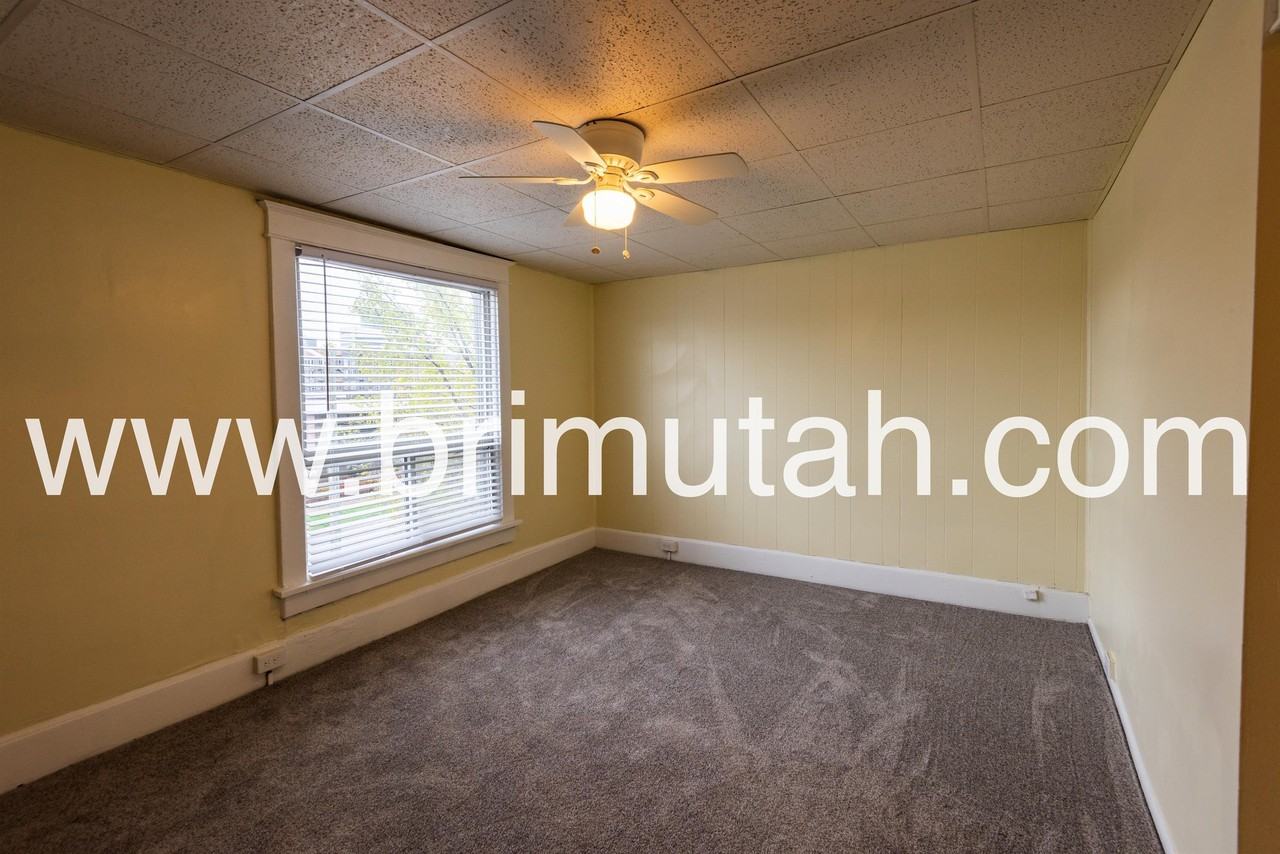 273-275 S. 400 E. - Photo 2 of 15