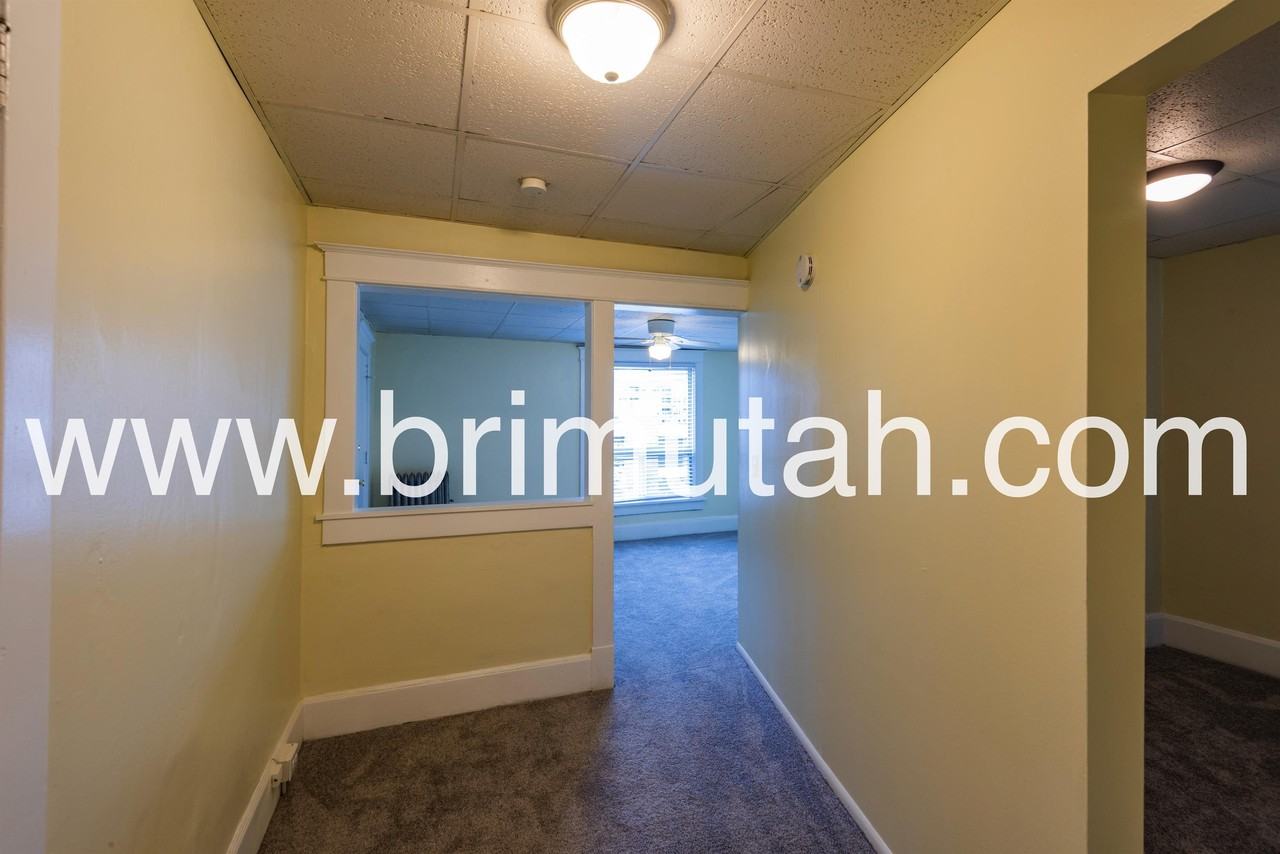 273-275 S. 400 E. - Photo 4 of 15
