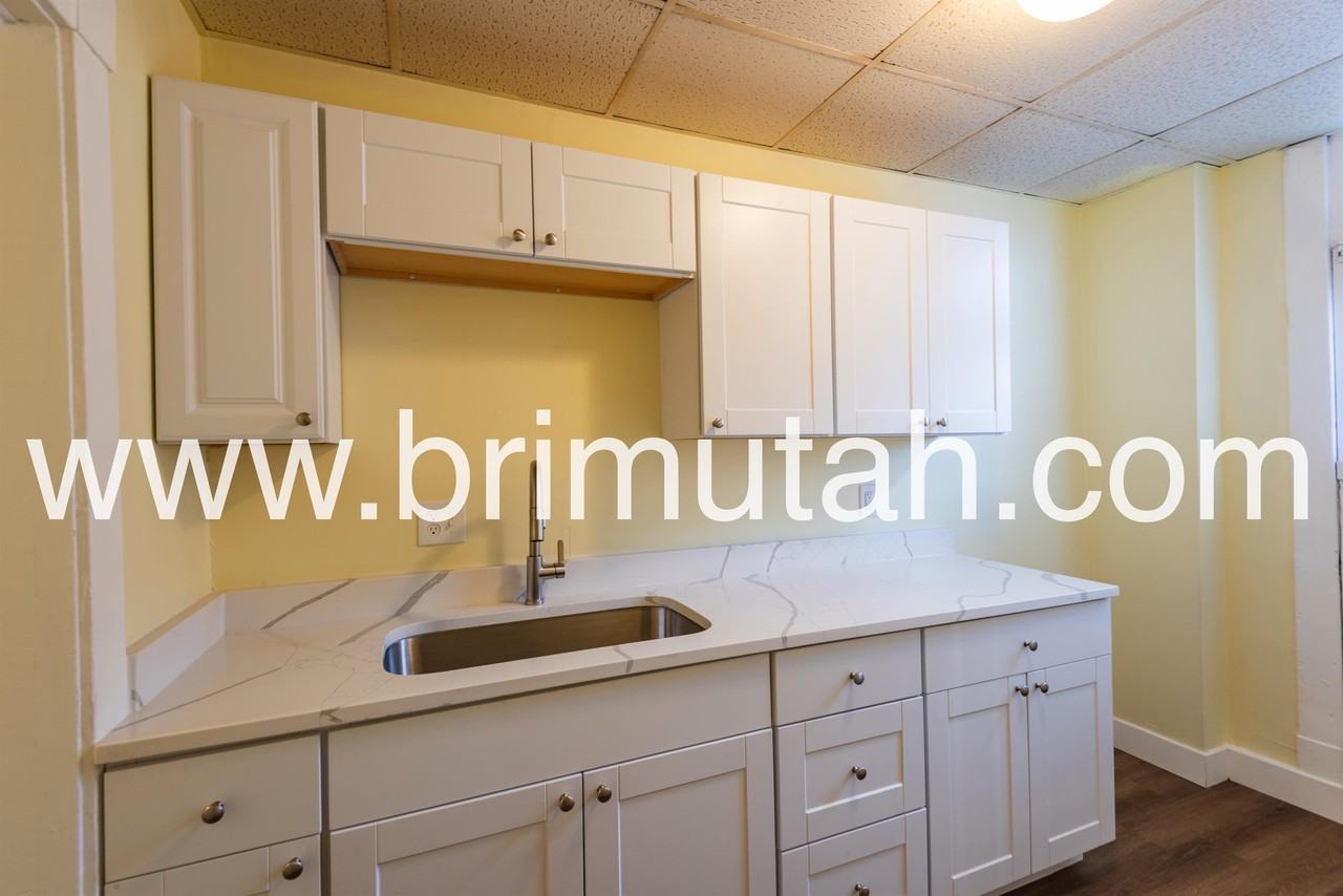 273-275 S. 400 E. - Photo 5 of 15