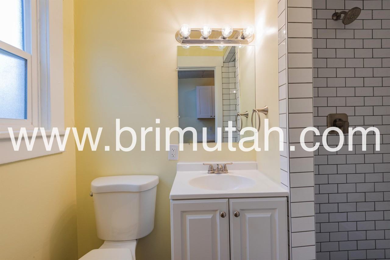 273-275 S. 400 E. - Photo 7 of 15