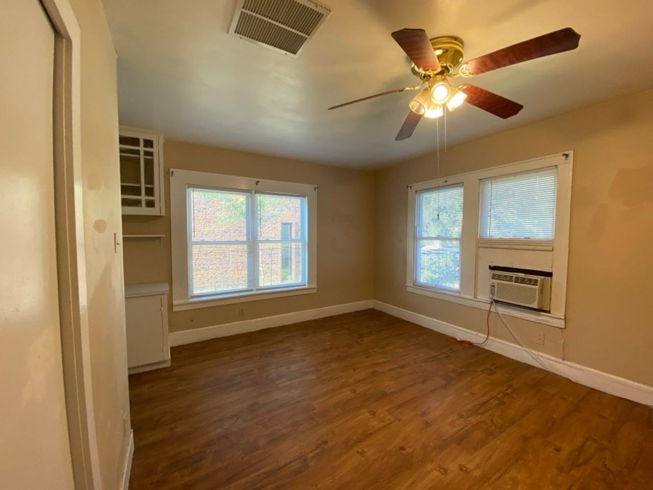 909 S Abe St #B - Photo 7 of 12