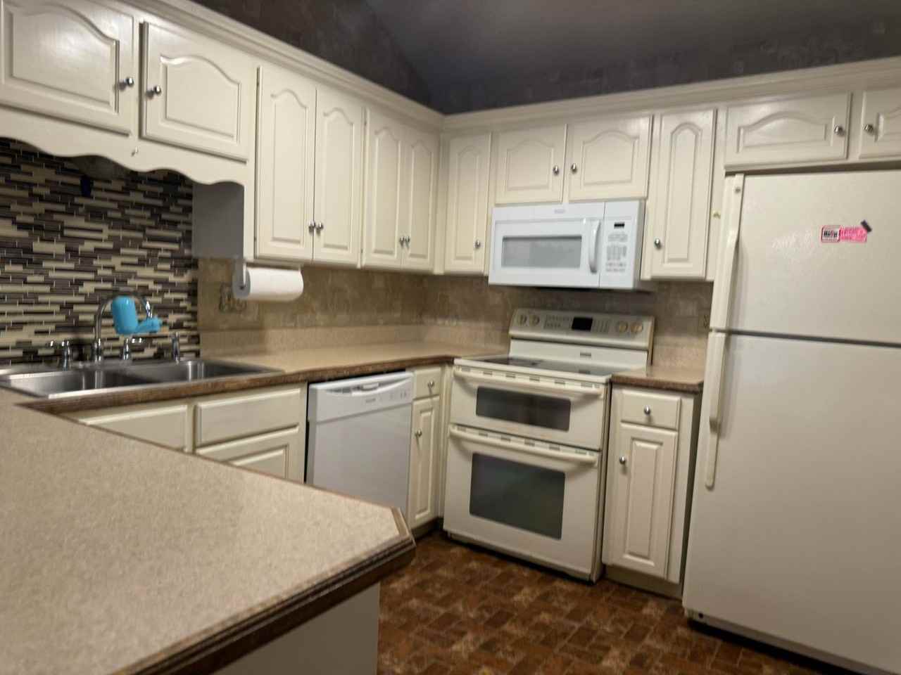 9106 Bushnell Ln - Photo 4 of 10