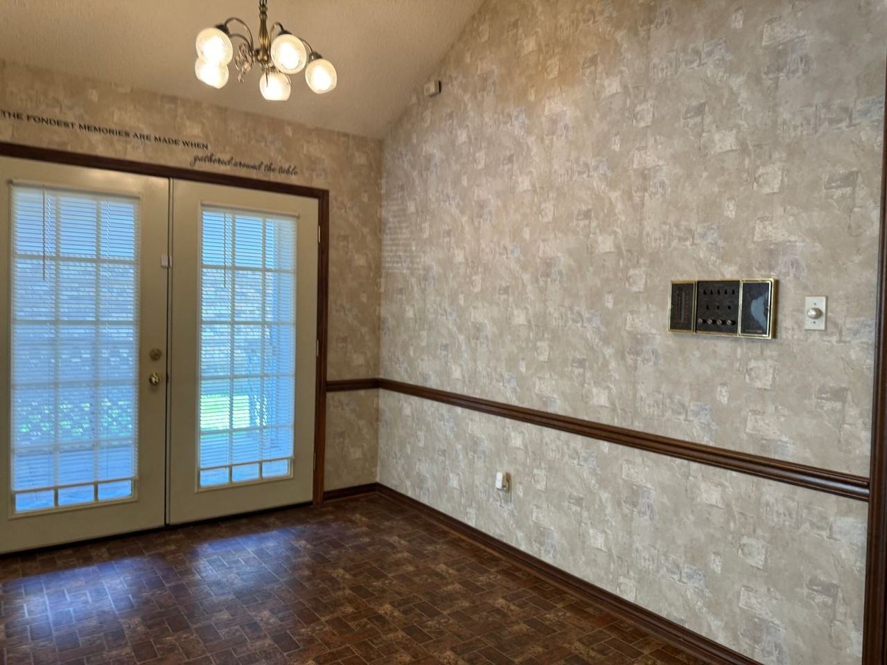 9106 Bushnell Ln - Photo 5 of 10
