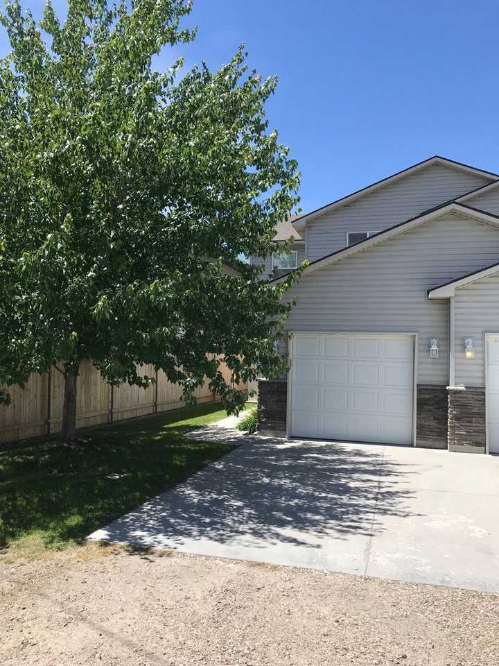 2131 S Amy Ave - Photo 2 of 30