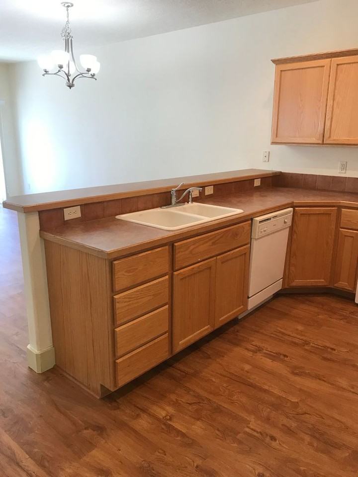 2131 S Amy Ave - Photo 7 of 30