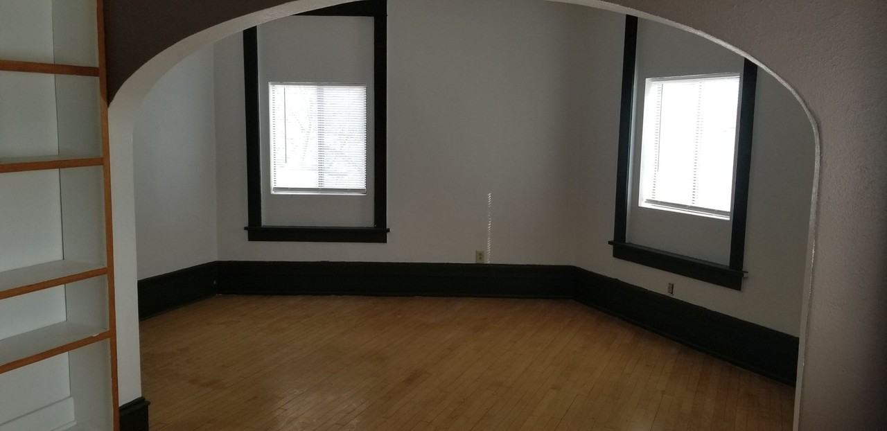 224 S 5th St - Photo 3 of 14