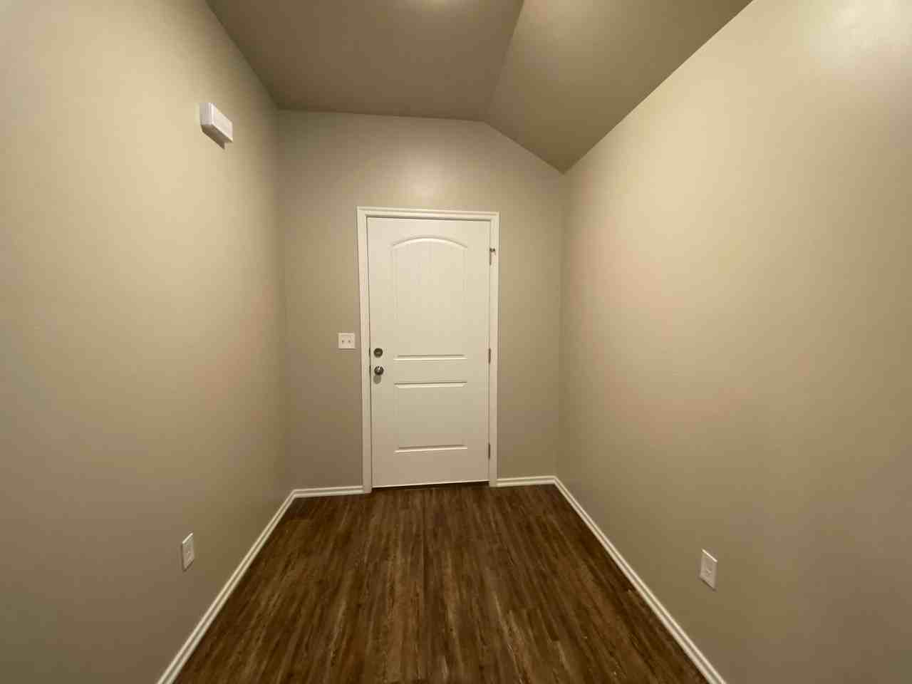 5220 Oakwood Villas Ct - Photo 4 of 25