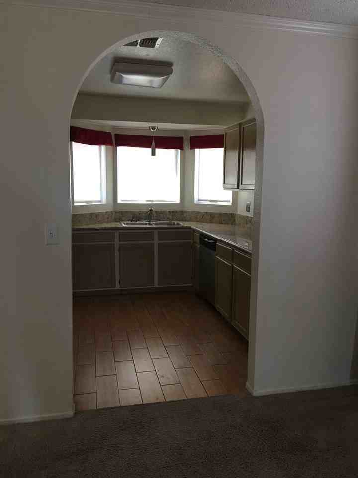 5395 Baileya Ave - Photo 4 of 21