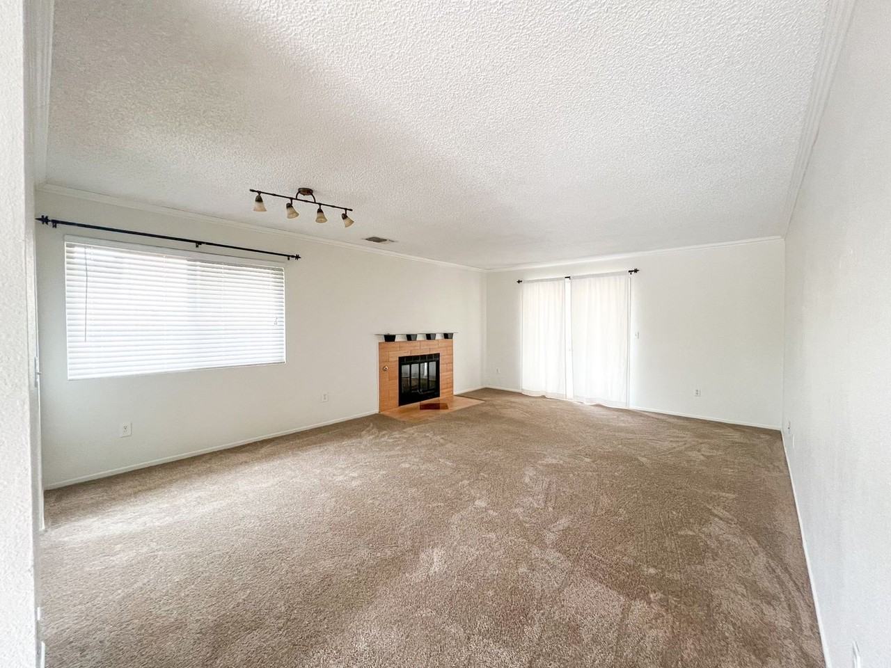 5395 Baileya Ave - Photo 5 of 21