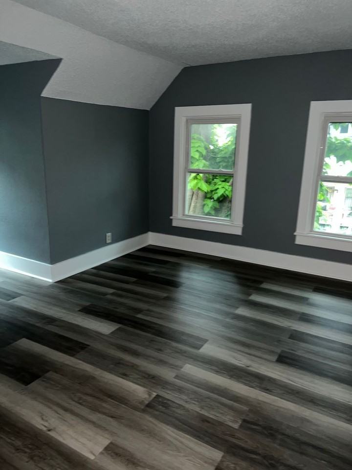 514 Benton Ave - Photo 2 of 15