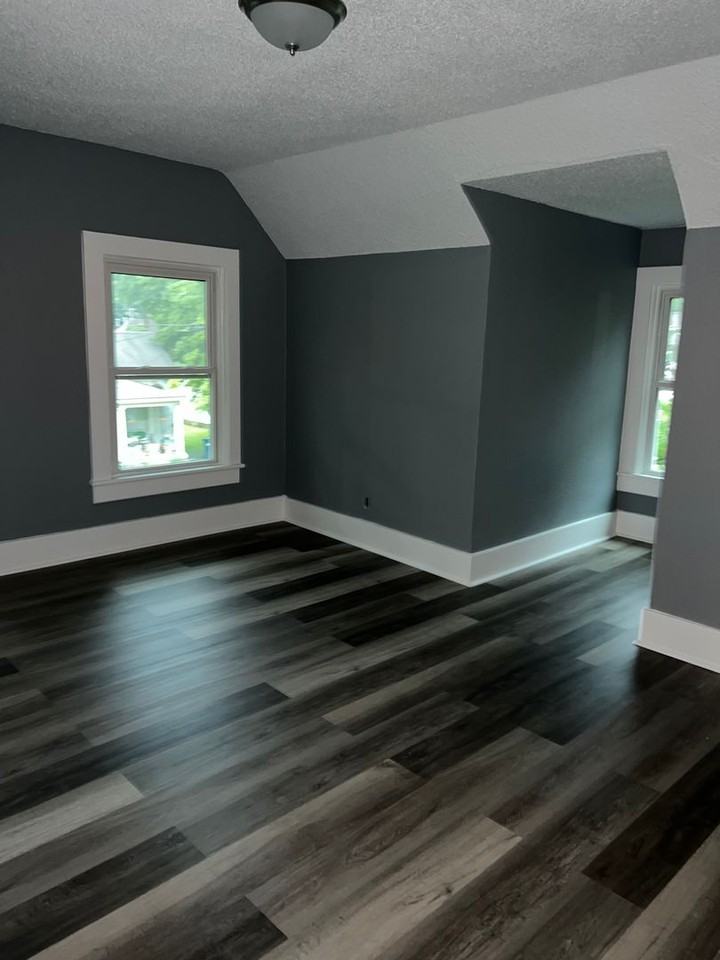 514 Benton Ave - Photo 3 of 15