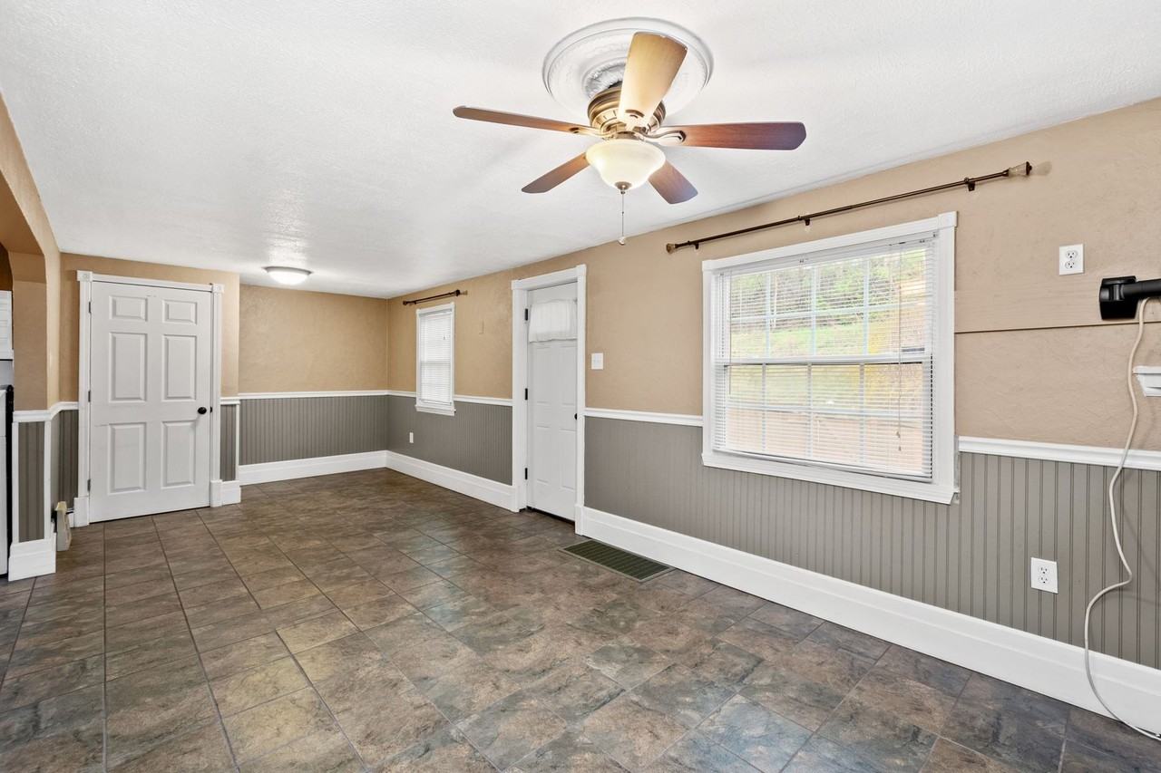 123 James St - Photo 3 of 27