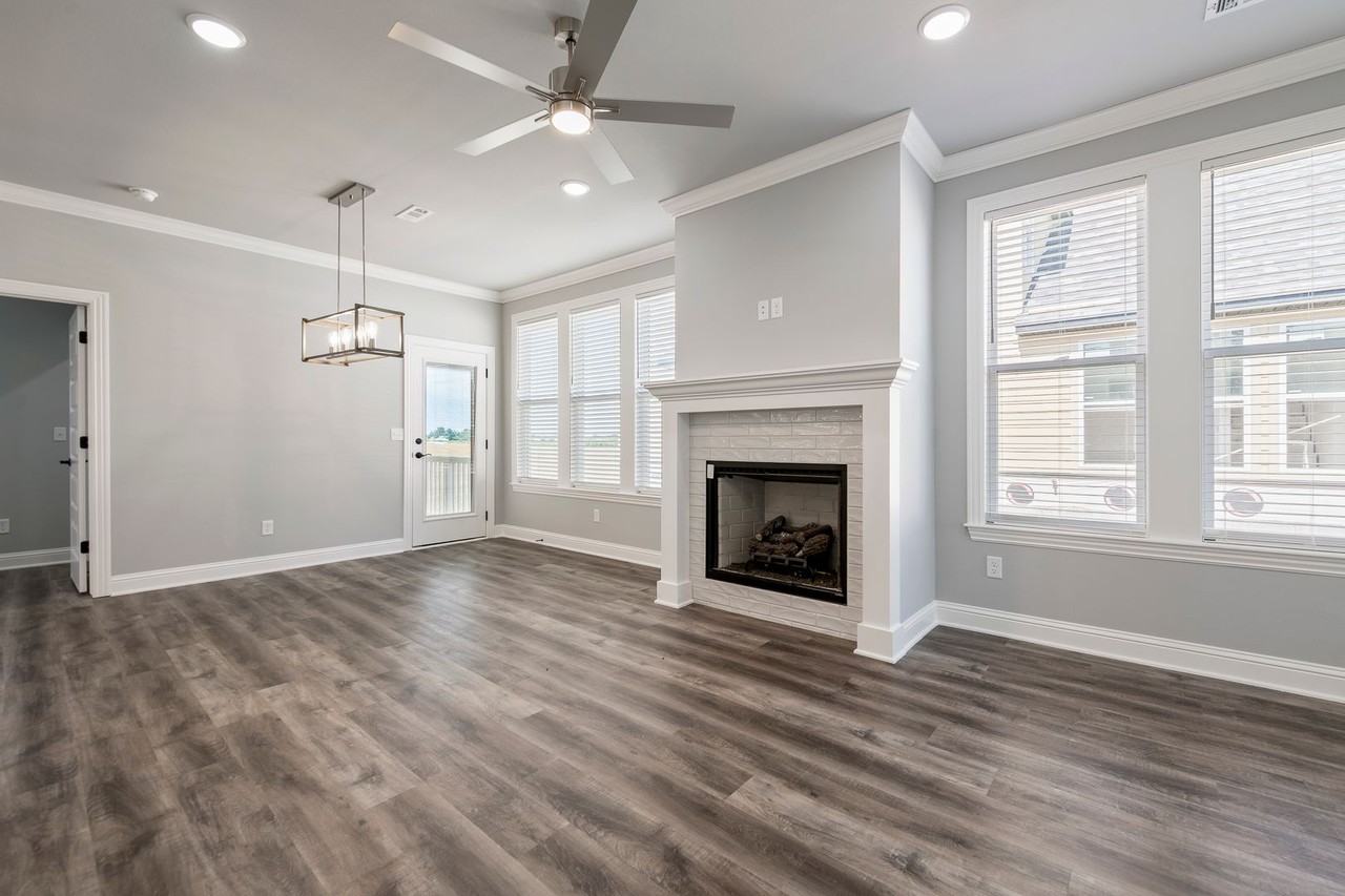 2813 Sw Hampshire Ave - Photo 3 of 16