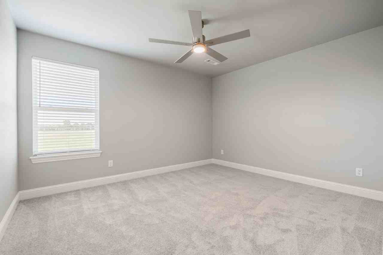 2813 Sw Hampshire Ave - Photo 6 of 16