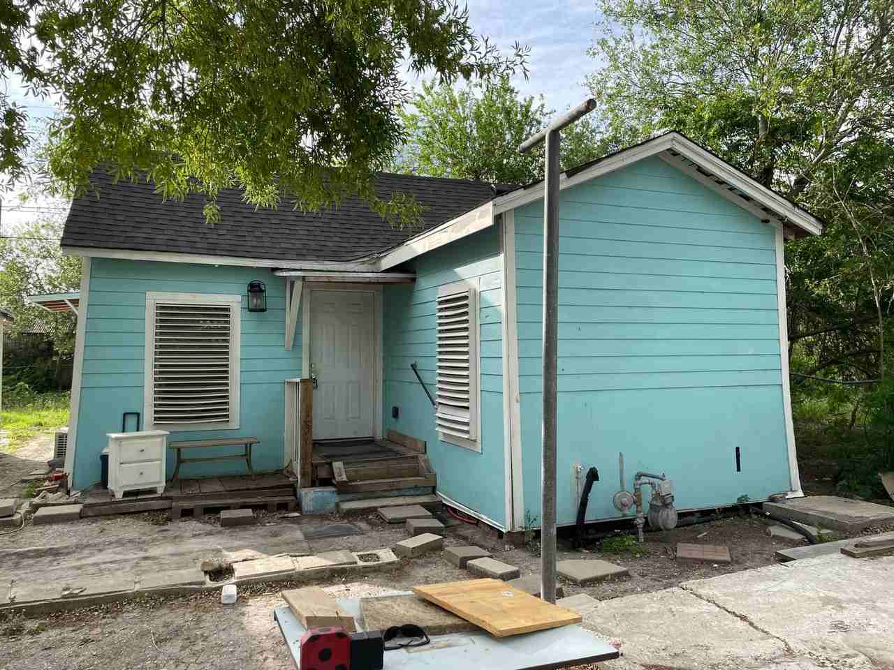 2306 Crews St - Photo 2 of 9