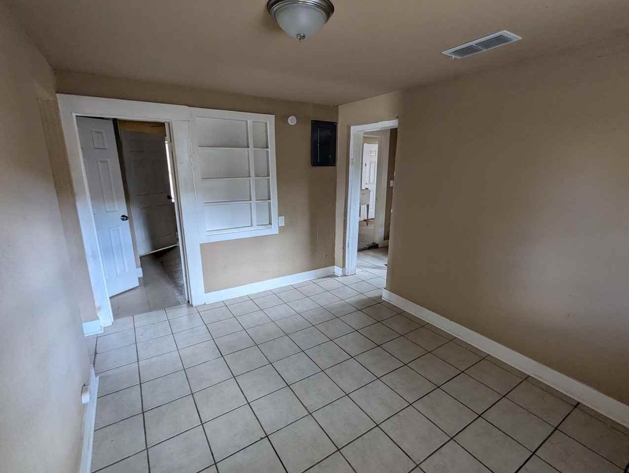 1101 40th St - Photo 3 of 17