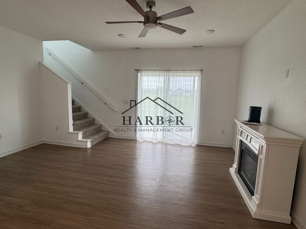 1228 S Linn St - Photo 2 of 11