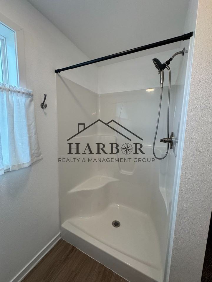 1228 S Linn St - Photo 5 of 11