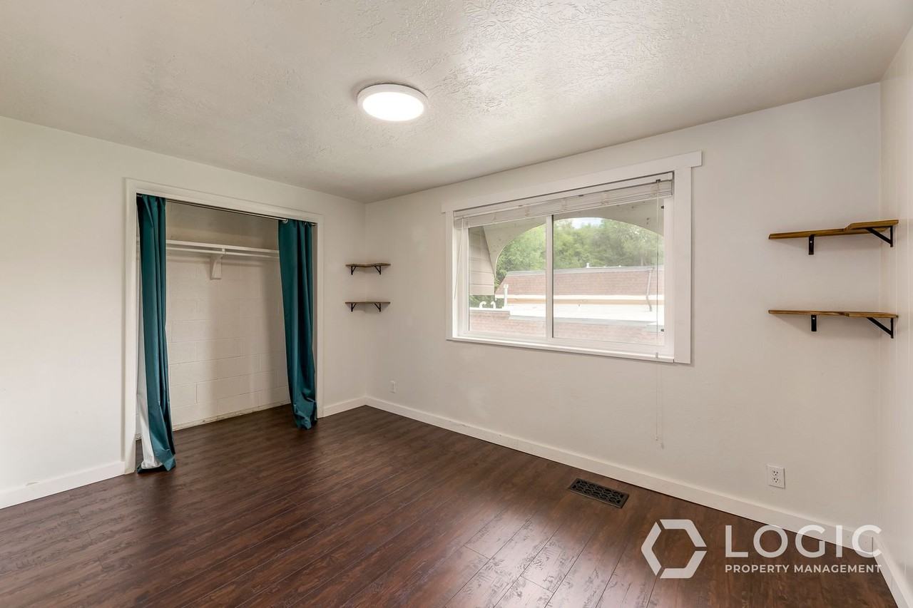 1498 Lancelot Dr - Photo 2 of 18