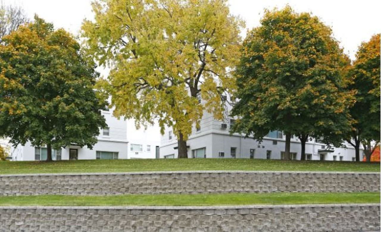 Welcome to Kenwood Manor Apartments – Tucked Away in the Heart of Sioux Falls - Photo 4 of 25