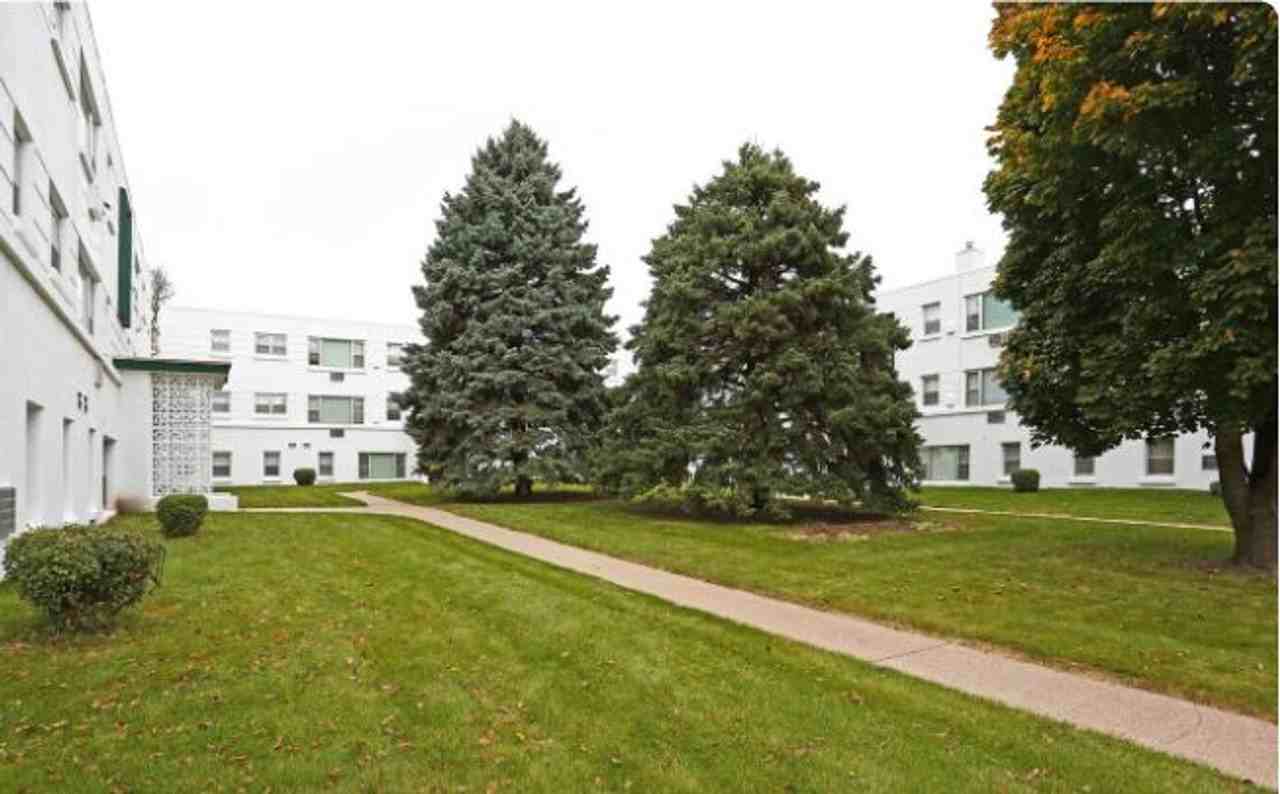 Welcome to Kenwood Manor Apartments – Tucked Away in the Heart of Sioux Falls - Photo 3 of 11