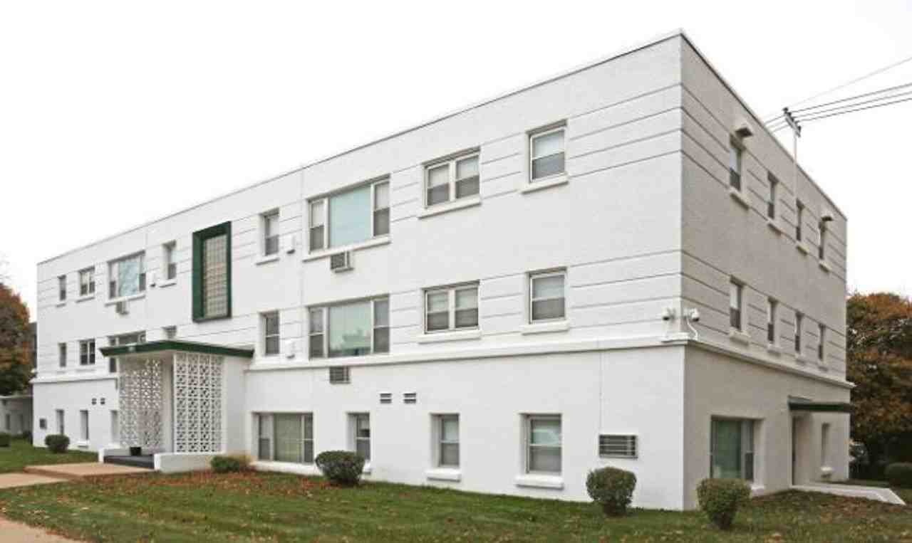 Welcome to Kenwood Manor Apartments – Tucked Away in the Heart of Sioux Falls - Photo 4 of 11