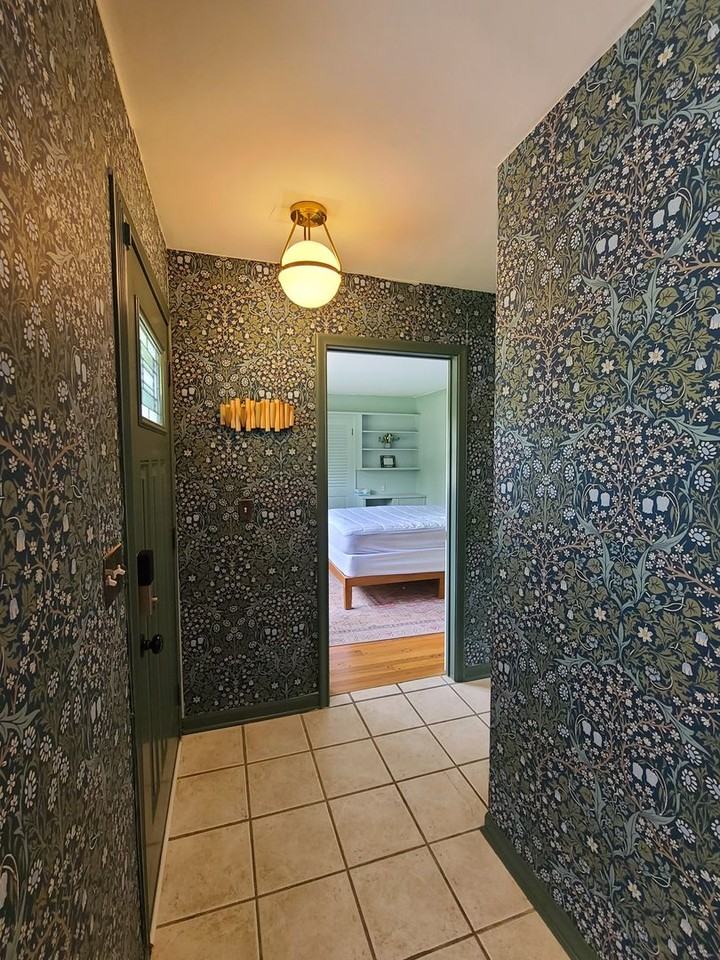 652 Chippewa Rd - Photo 7 of 25