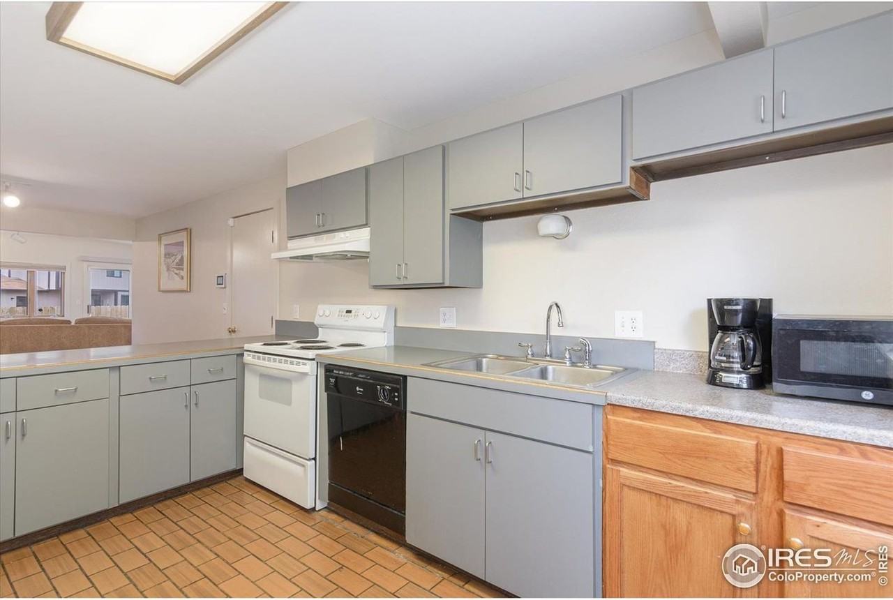 756 Birch St - Photo 4 of 17