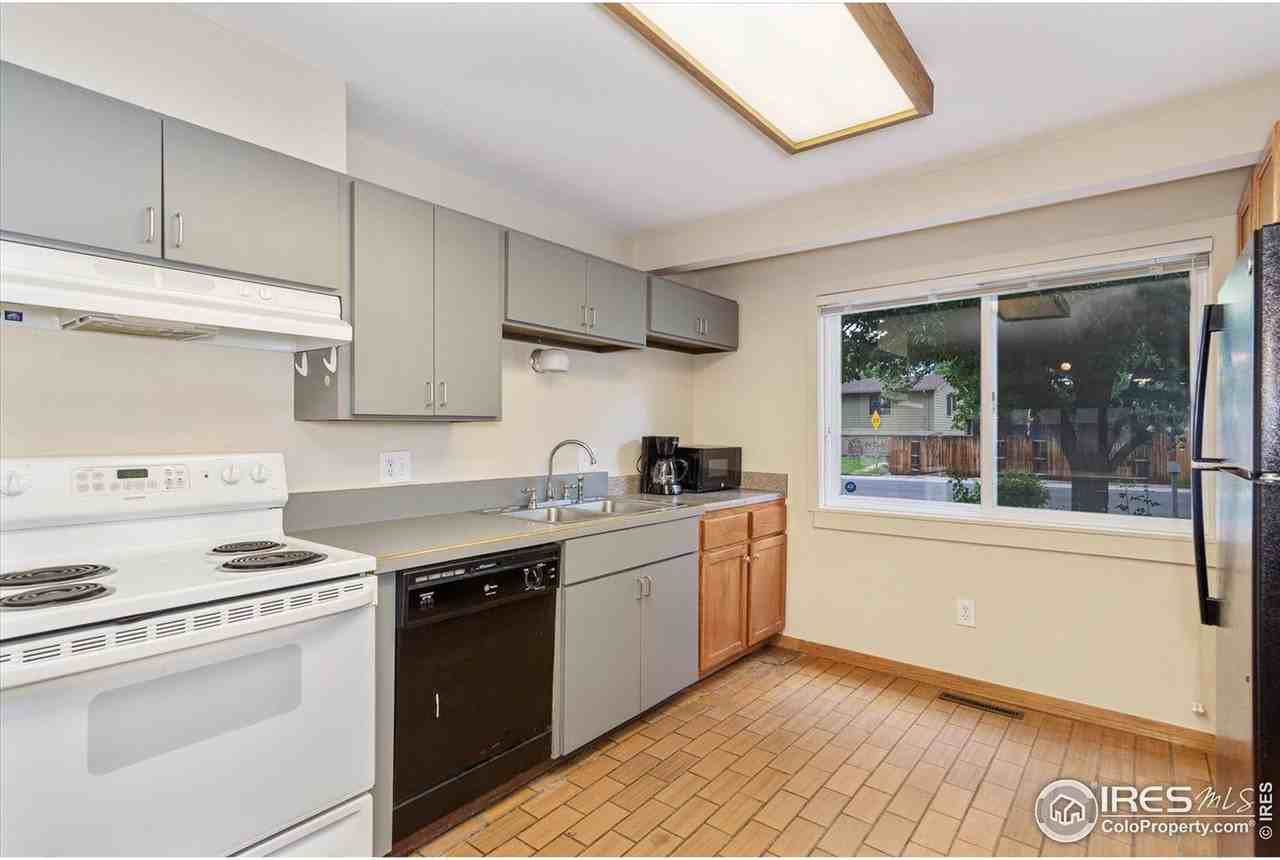 756 Birch St - Photo 5 of 17